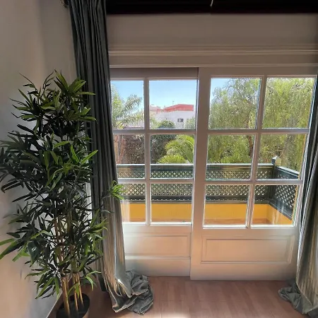 Beautiful 3 Bd. In La Laguna Centre